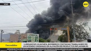 Incendio en Huachipa: bomberos tuvieron que atender a cuatro curiosos por inhalación de humo