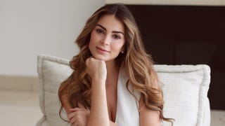 Laura Spoya fue operada con éxito de la columna tras accidente: “Está contenta de que está viva”