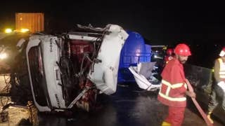 Pakistán: 13 muertos y nueve heridos deja el choque de un tráiler y un camión cisterna