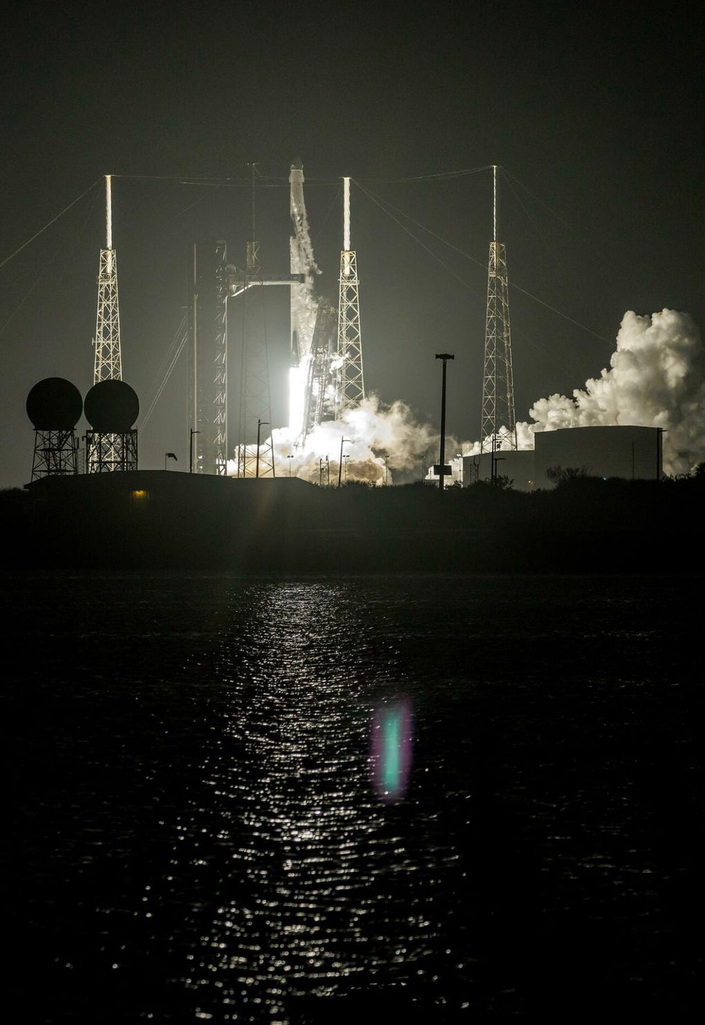 La NASA y SpaceX lanzaron este viernes con éxito desde Florida la misión tripulada Crew-12 con destino a la Estación Espacial Internacional (EEI) para reemplazar al equipo que regresó a la Tierra aproximadamente un mes antes de lo previsto, debido a la emergencia médica de uno de sus integrantes.