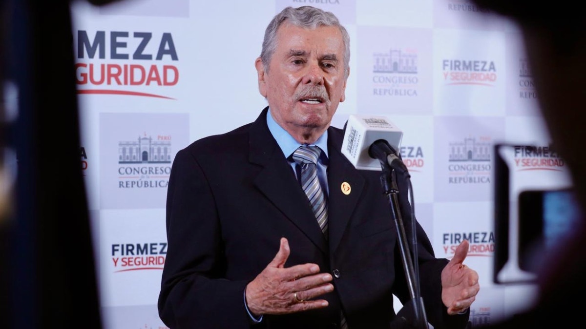 PJ programó para 3 de marzo el inicio del juicio contra Fernando Rospigliosi por presunta difamación a Delia Espinoza