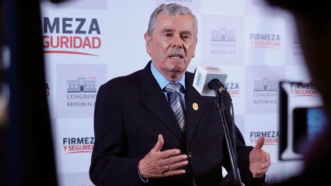 PJ programó para 3 de marzo el inicio del juicio contra Fernando Rospigliosi por presunta difamación a Delia Espinoza