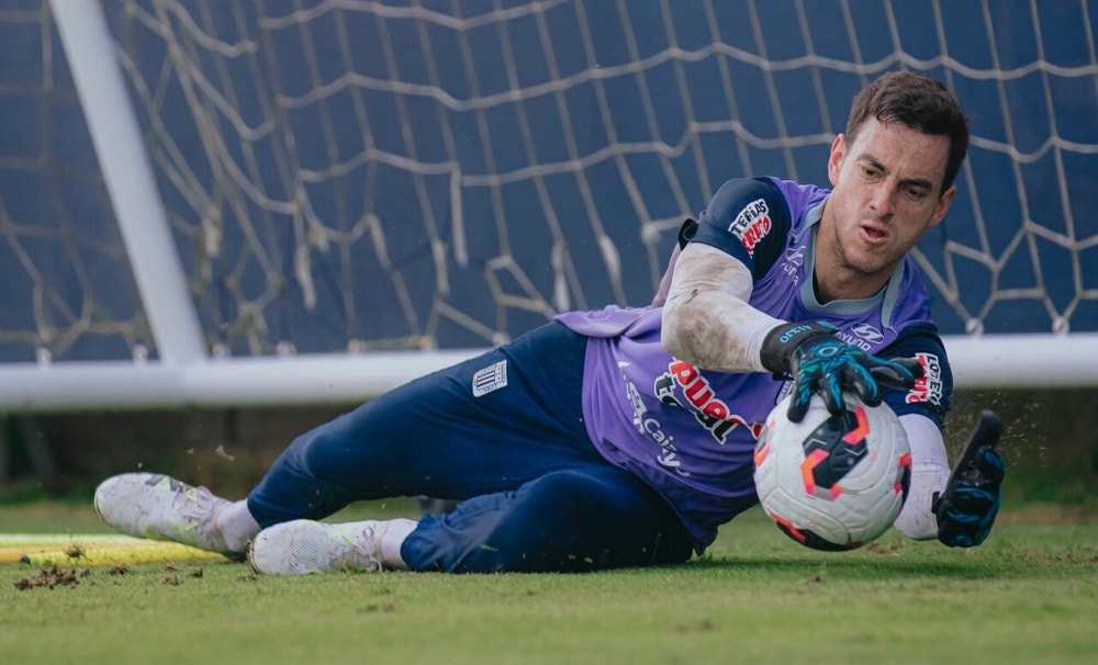 1. Alejandro Duarte (Arquero): reemplaza a Guillermo Viscarra.