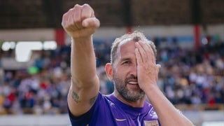 Pirata blanquiazul: el saludo de Hernán Barcos a Alianza Lima por su aniversario y la respuesta de los hinchas