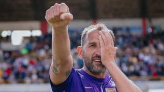 Pirata blanquiazul: el saludo de Hernán Barcos a Alianza Lima por su aniversario y la respuesta de los hinchas