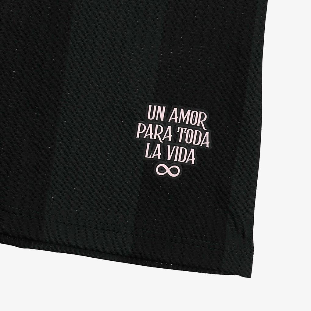 En la parte delantera aparece la frase: Un amor para toda la vida