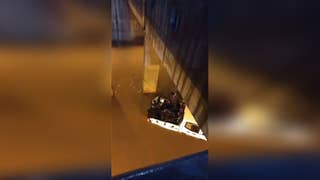 Rescatan a una familia que quedó atrapada en su camioneta tras fuertes lluvias en Arequipa [VIDEO]