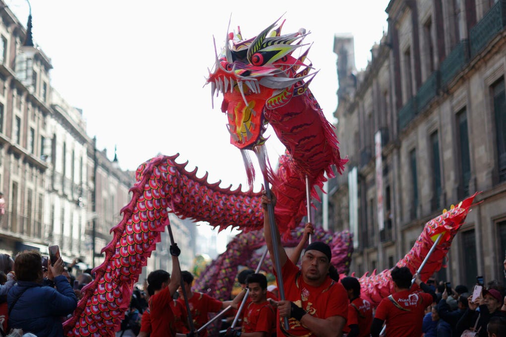 Las personas nacidas en el Año del Caballo son populares, optimistas, aventureras, elocuentes e impacientes, según la revista en español de la institución.