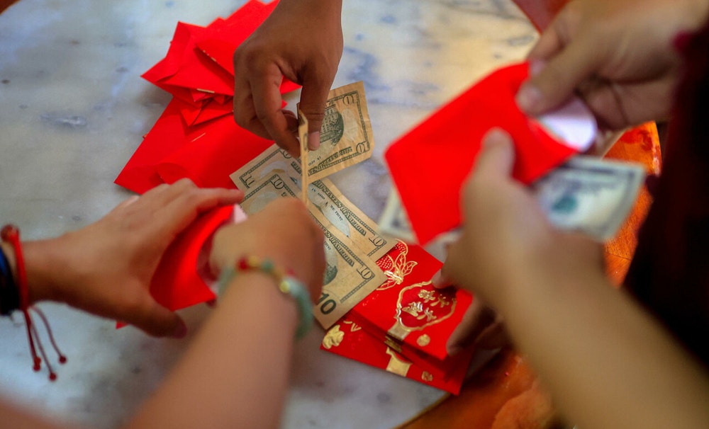 Según la tradición, el zodiaco chino no solo representa los años lunares, sino que influye en la personalidad, la carrera profesional, la compatibilidad, el matrimonio y la fortuna de las personas, y su papel en la cultura del país asiático es fundamental, explica la institución educativa The Beijing Center for Chinese Studies (TBC).