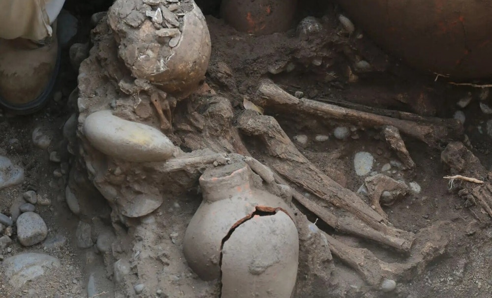 Los restos fueron hallados por personal de Cálidda cuando realizaban trabajos de ampliación de la red de distribución de gas natural en el distrito de Lima.