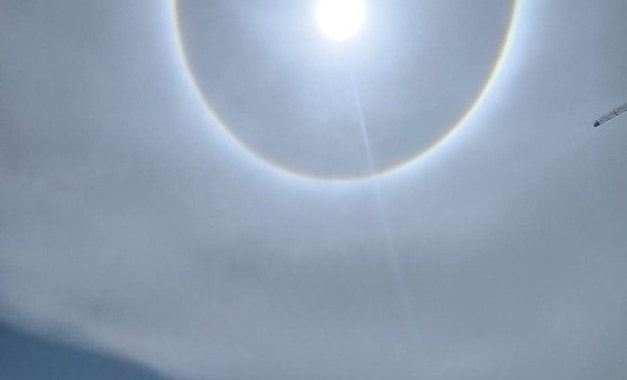 El Servicio Nacional de Meteorología e Hidrología del Perú (Senamhi) compartió en sus redes sociales oficiales diversas imágenes de este espectáculo, tomadas por vecinos del Cercado de Lima.