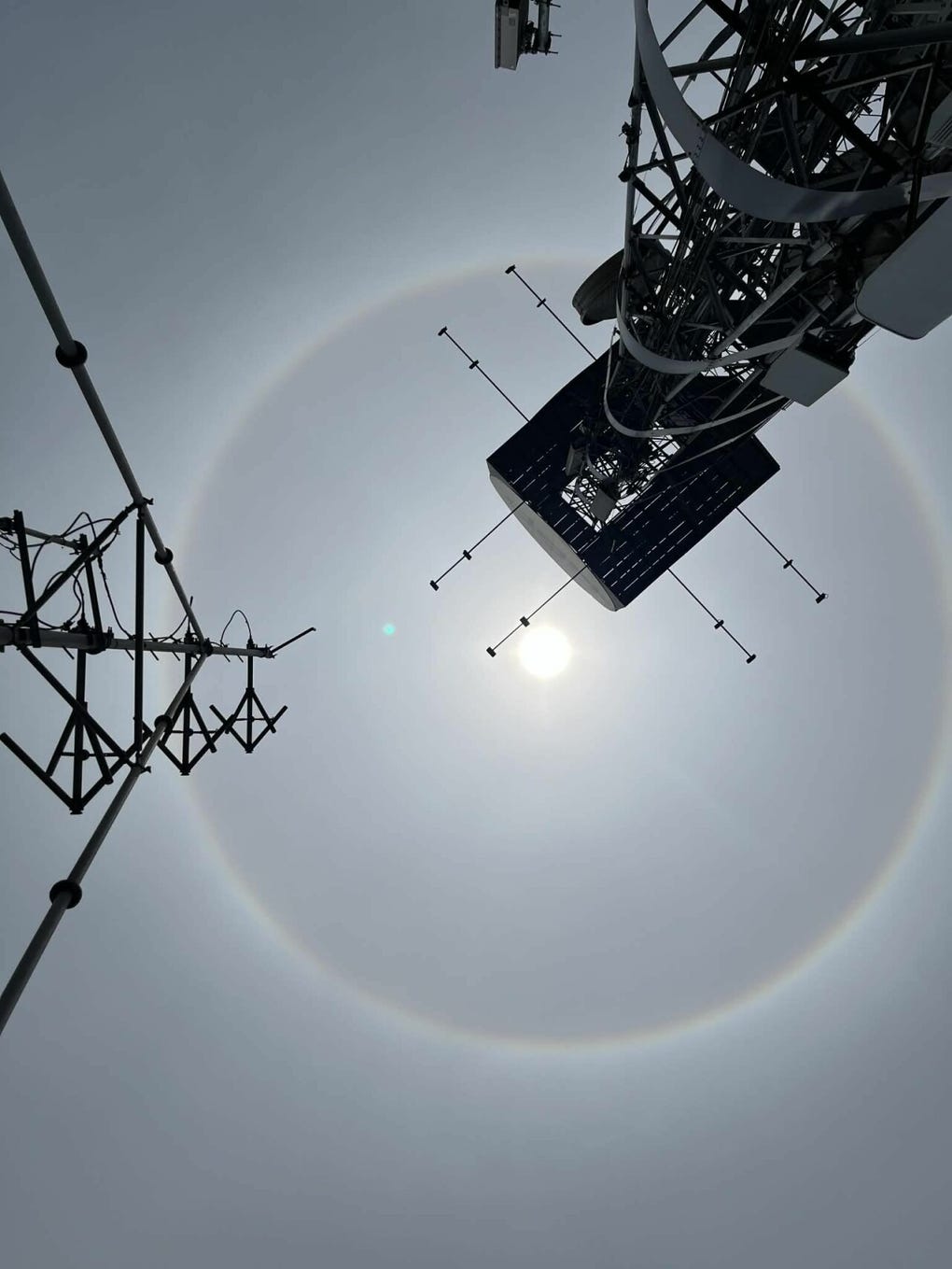 El IGP descartó que los halos solares tengan alguna relación con la ocurrencia de sismos, “mito que está muy arraigado en algunos sectores de la población y que carece de sustento científico”.