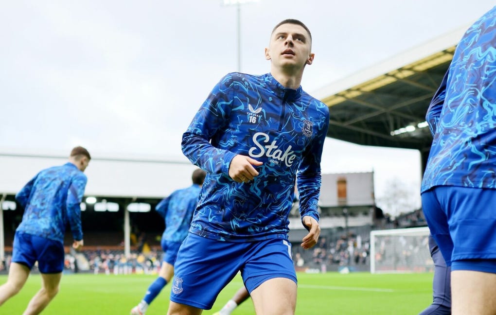 4. Vitaliy Mykolenko de Everton - 25 millones de euros.