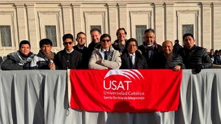 Delegación universitaria se reunió con el Papa León XIV en el Vaticano