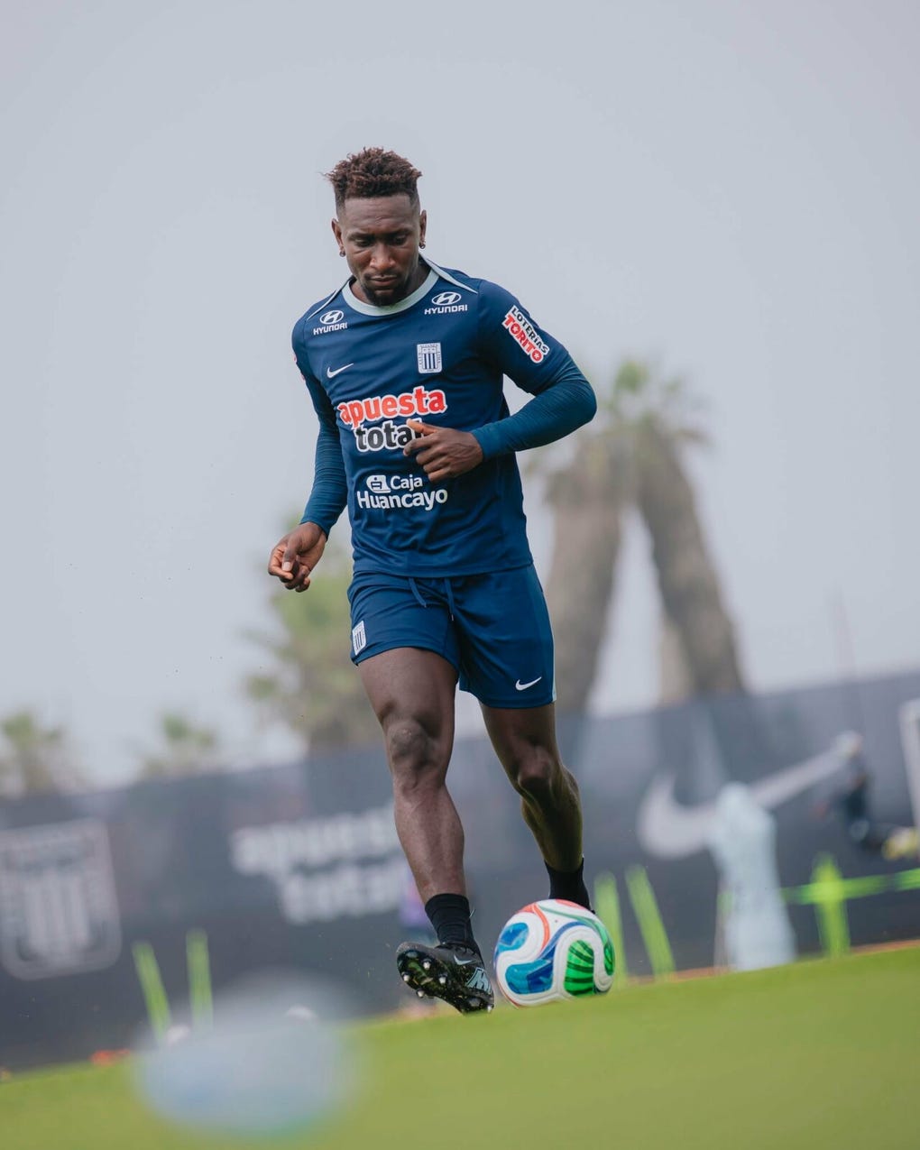 <strong>9. Eryc Castillo (Extremo izquierdo)</strong>