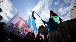 Argentina vive una huelga contra la reforma laboral de Javier Milei en medio del debate en el Congreso