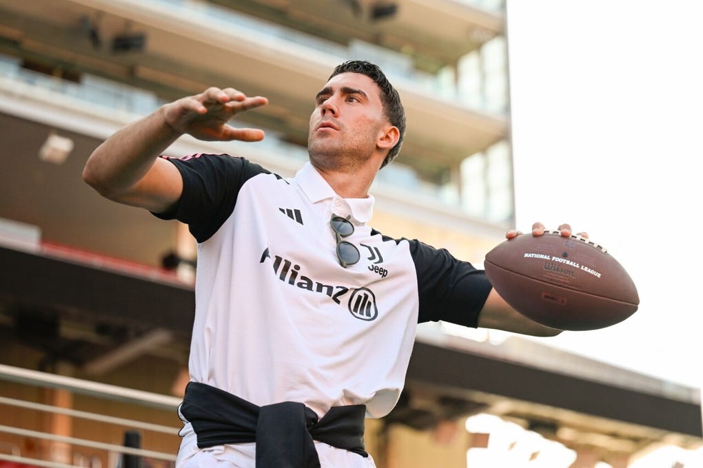 2. Dusan Vlahovic de Juventus - 35 millones de euros.