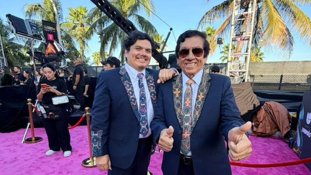 Los Mirlos llegan a Premio Lo Nuestro 2026 vestidos con diseños kené, arte ancestral shipibo-konibo