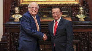 José María Balcázar y Julio Velarde se reunieron en Palacio de Gobierno