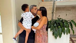 Ricardo Mendoza le canta a su bebé recién nacido: “Te mereces todo y amarte es mi necesidad”