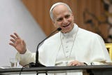 El papa León XIV viajará el 4 de julio a la isla italiana de Lampedusa, puerta de Europa para muchos migrantes que llegan desde las costas del norte de África atravesando el Mediterráneo.