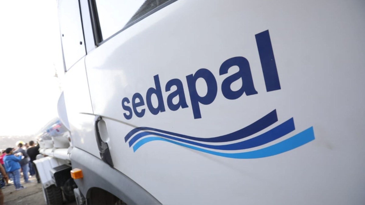 FONAFE destituye al presidente de Sedapal en plena crisis por 