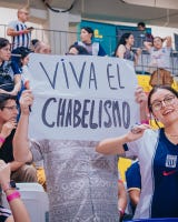 Viva el Chabelismo, dice el mensaje de una pancarta de hinchas de Alianza en referencia a Ysabella Chabelita Sánchez, que destacó ante San Martín.