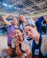 Sandra Ostos y sus demás compañeras.