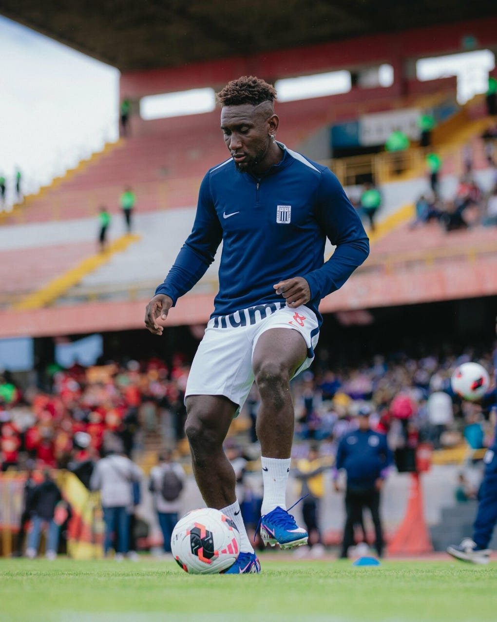 <strong>10. Eryc Castillo (Extremo izquierdo)</strong>