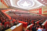 El noveno Congreso del Partido de los Trabajadores, máximo órgano de decisión del régimen, congregó en su inauguración el jueves a casi 5 000 participantes y 2 000 observadores según KCNA.