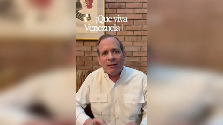 Juan Pablo Guanipa anuncia su liberación.