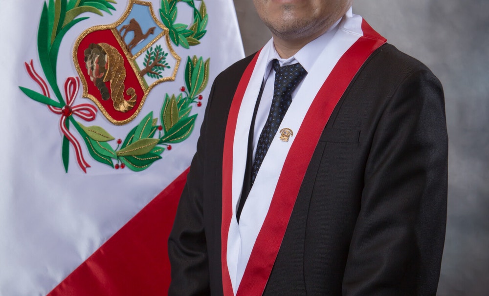 El legislador Hitler Saavedra (Somos Perú) falleció a los 46 años en la ciudad del Cusco. El 17 de septiembre de 2024, la Policía encontró su cuerpo sin vida el hotel Saphi, ubicado a dos cuadras de la Plaza Mayor del Cusco.