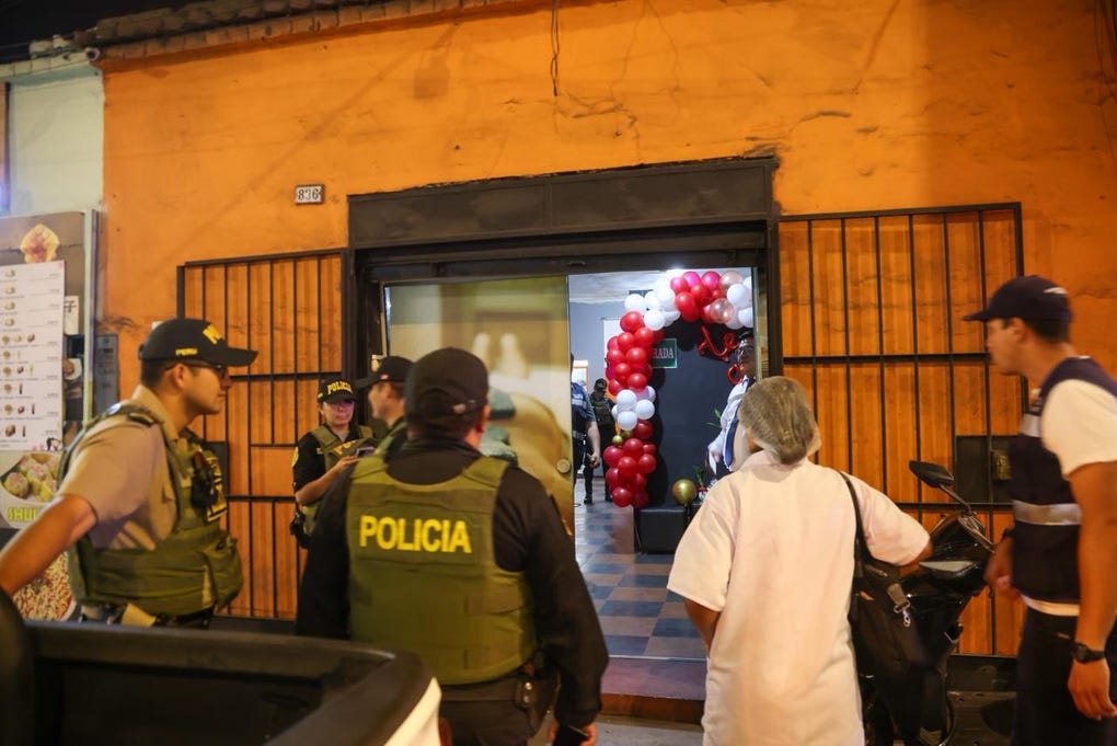 Las autoridades intervinieron locales clandestinos que operaban bajo la fachada de centros de masajes, donde presuntamente se ejercía la prostitución de manera informal.