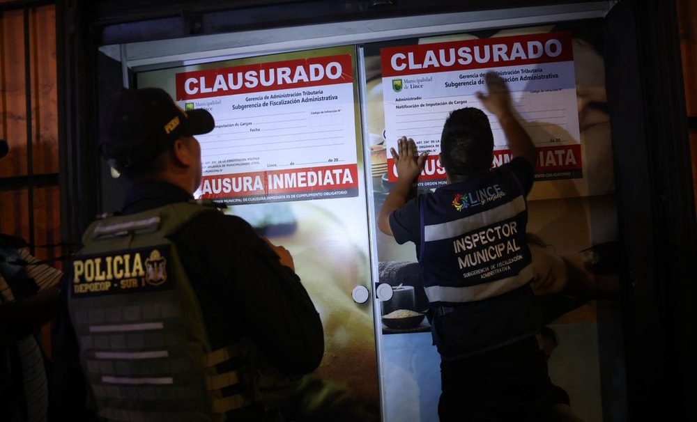 Durante el operativo, las autoridades recorrieron avenidas principales del distrito y zonas estratégicas, efectuando patrullaje preventivo y controles de identidad.