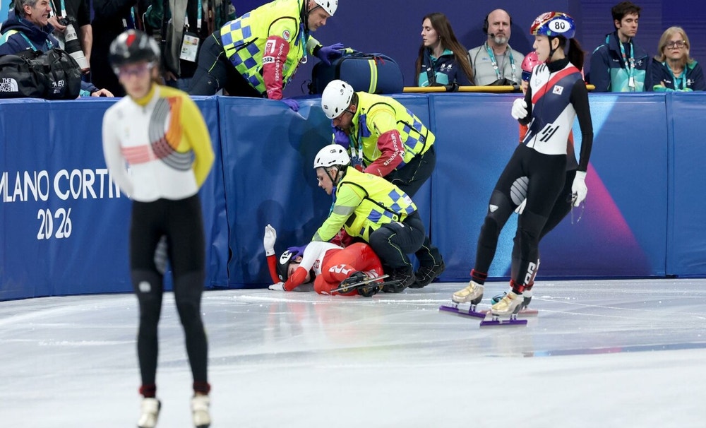 La polaca Kamila Sellier sufrió una escalofriante lesión durante una carrera por los cuartos de final de los 1 500 metros de patinaje short-track de los Juegos Olímpicos de Invierno Milán-Cortina 2026.