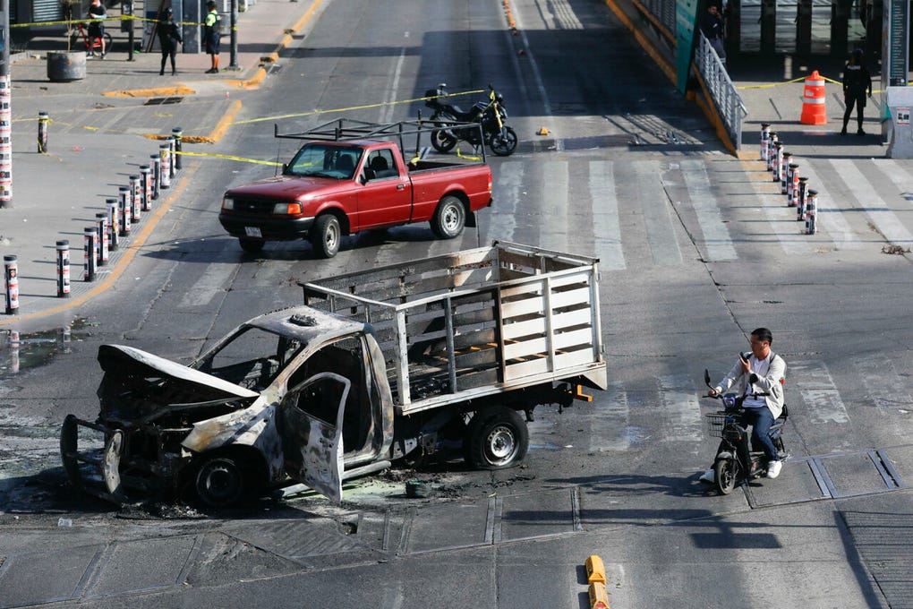 Tras el operativo y en reacción del grupo criminal, se registraron diversos bloqueos y quema de vehículos y negocios en Jalisco y en otros estados del país, como Michoacán (oeste), Guerrero (centro), Tamaulipas (norte) y Baja California (noroeste).