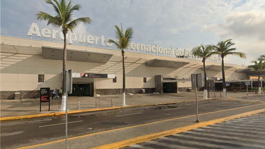 México: Cancelan vuelos internacionales en Puerto Vallarta tras ola de ...