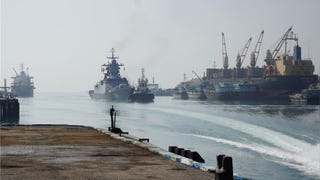 Irán se cubre en múltiples frentes: mientras negocia, se prepara para un ataque de Estados Unidos