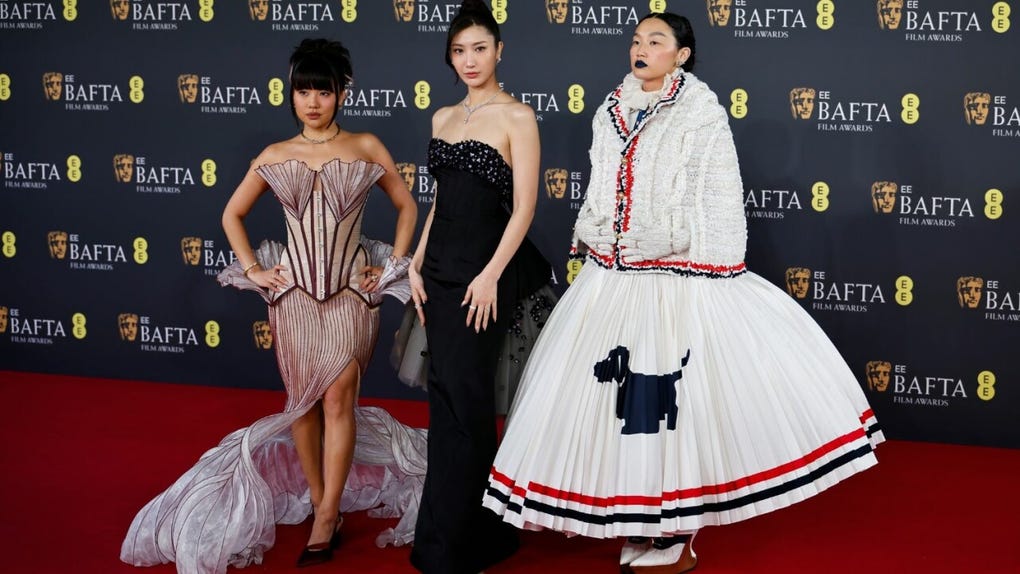 <strong data-start=2055 data-end=2098>Rei Ami</strong>, <strong data-start=2100 data-end=2143>Audrey Nuna</strong> y <strong data-start=2146 data-end=2189>EJAE</strong>, voces del éxito Golden de Las guerreras K-pop, posaron en la alfombra roja antes del esperado espectáculo musical que ofrecerán durante la gala.