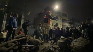 Emergencia en Arequipa: nuevos desbordes de torrenteras inundan viviendas con lodo y piedras