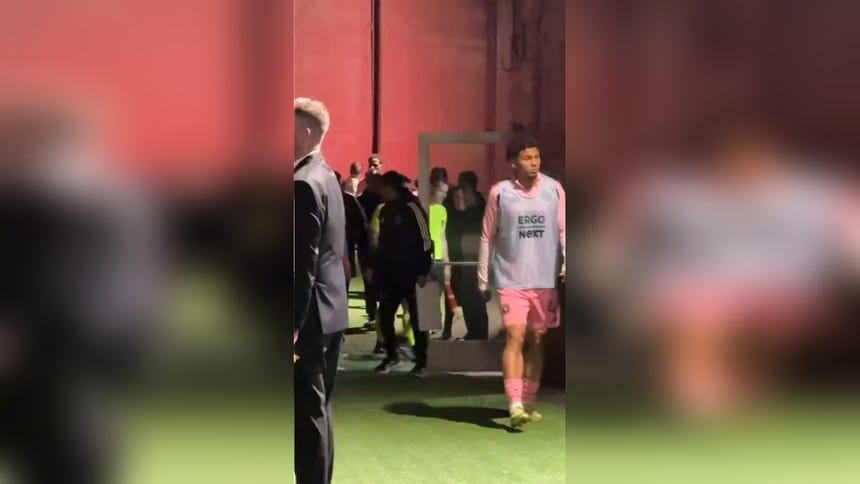 A Lionel Messi no le gusta para nada el trabajo del árbitro