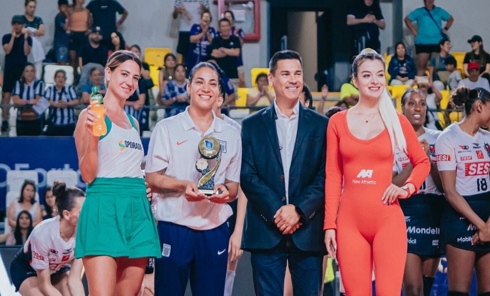 Esmeralda Sánchez fue reconocida como la mejor líbero del sudamericano.