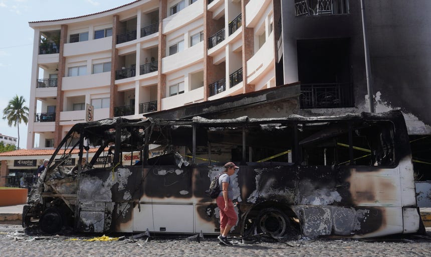 Fotografía de Puerto Vallarte, en el estado de Jalisco, tras la ola de violencia que se desató ante la muerte de 'El Mencho'. 