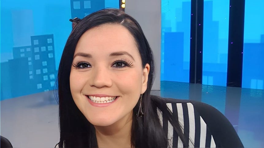 Marisel Linares fue grabada en un parque en San Isidro con Rubén Villar y Adrián Villar.