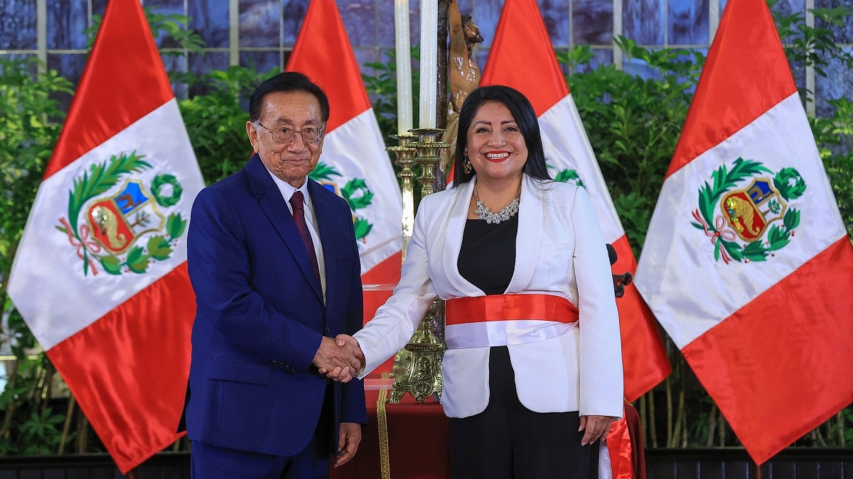 José María Balcázar tomó juramento al gabinete ministerial liderado por Denisse Miralles