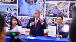 Elecciones 2026: César Acuña llama 