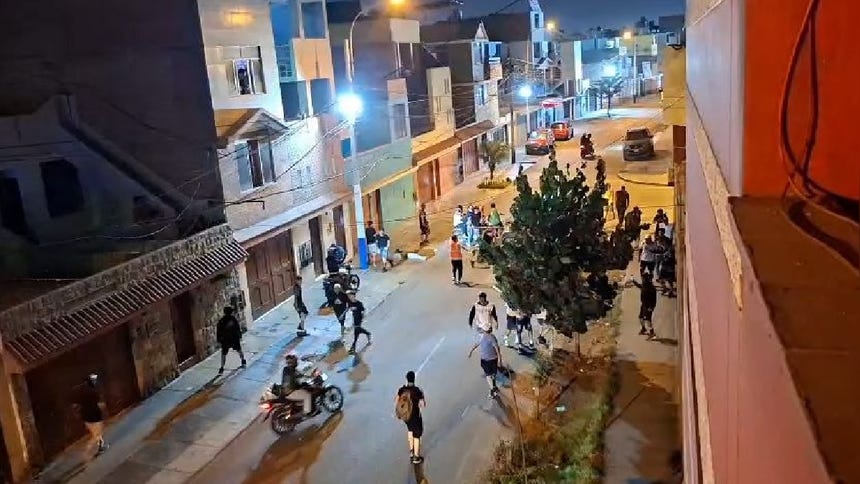 Las imágenes enviadas al Rotafono muestran la magnitud del enfrentamiento.