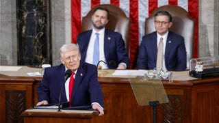 Donald Trump cierra el discurso del Estado de la Unión más largo de la historia con 107 minutos