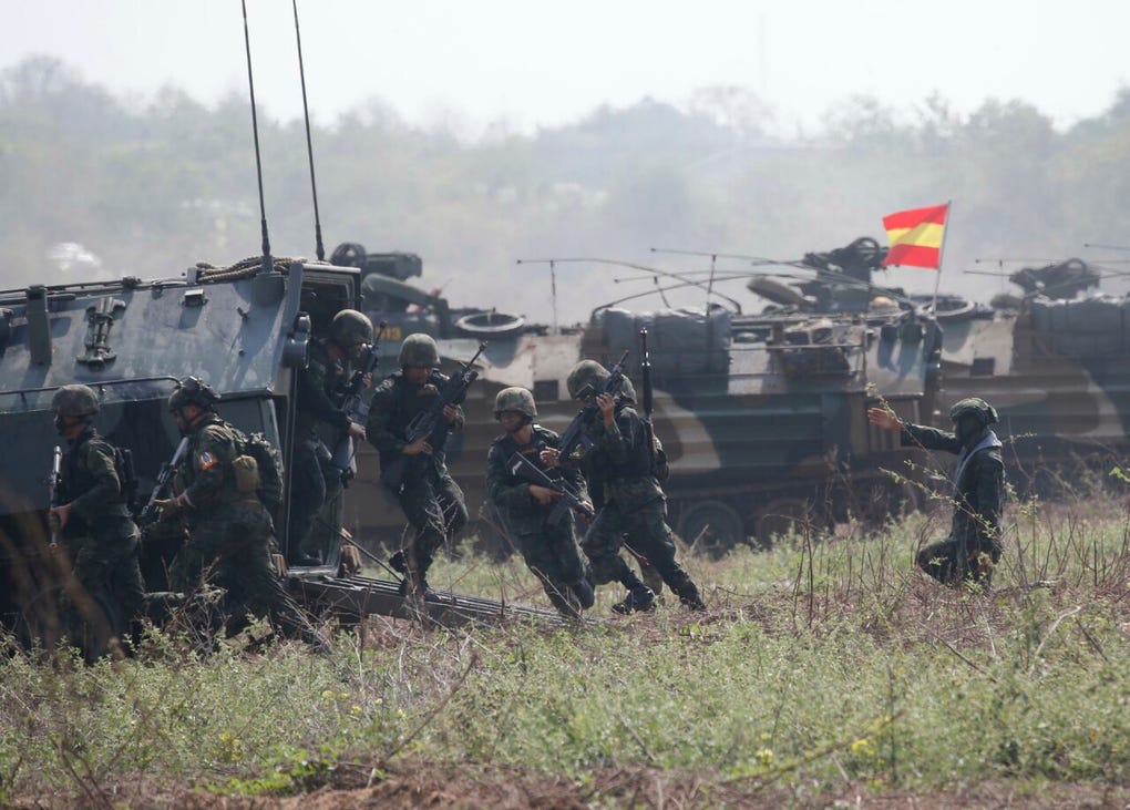 Uno de los puntos destacados de esta edición de Cobra Gold es que se han incluido nuevas dimensiones de seguridad, como el entrenamiento cibernético, así como la evacuación de civiles de zonas de conflicto, apuntó el jefe de las Fuerzas de Defensa tailandesas, Ukris Boontanondha, en un comunicado.