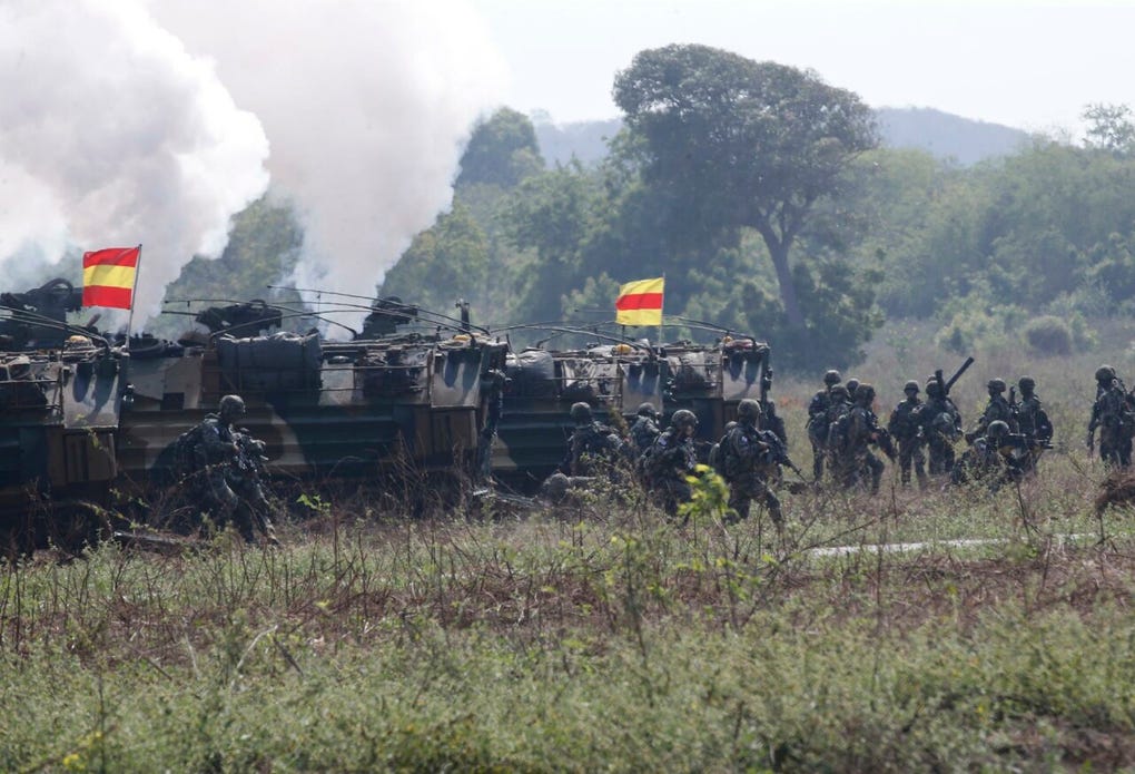 Brunéi, Alemania, Jordania, Laos, Países Bajos, Pakistán, Arabia Saudita, Suecia, Timor Oriental y Vietnam participan en calidad de observadores en los Cobra Gold, una de las maniobras militares más antiguas del Sudeste Asiático.